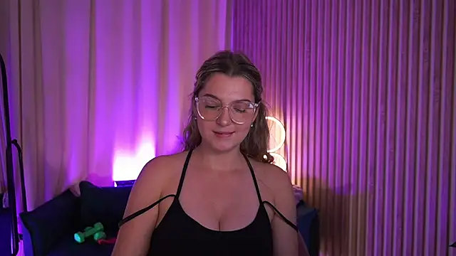 LucreciaStorm 라이브 XXX 채팅