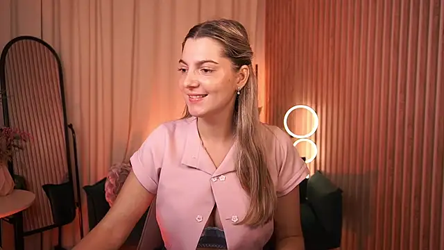 LucreciaStorm's Live XXX Chat