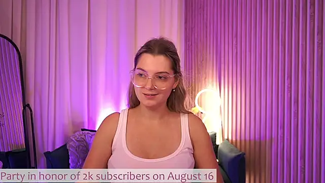 LucreciaStorm's Live XXX Chat