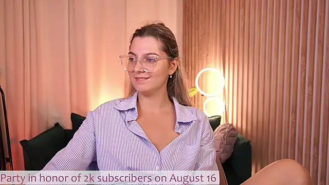 LucreciaStorm Webcam show