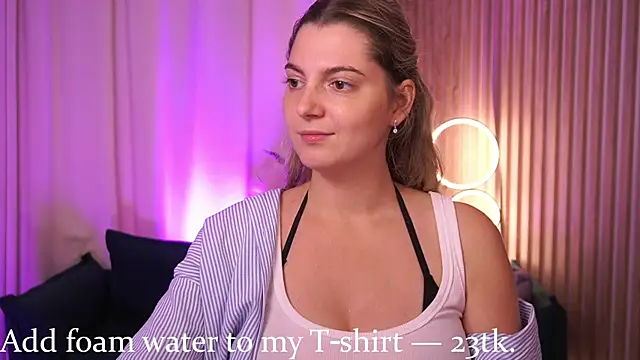 LucreciaStorm Adlı Modelin Canlı XXX Sohbeti