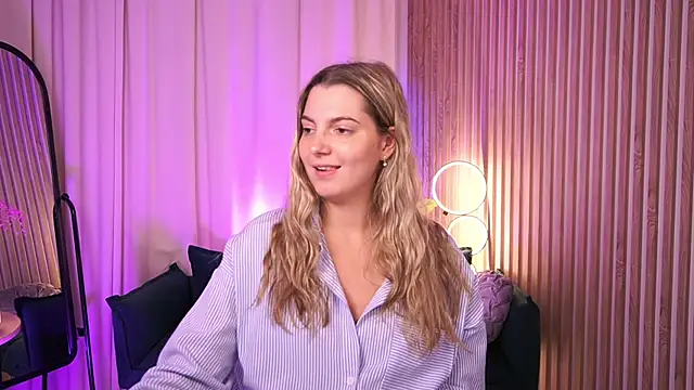LucreciaStorm's Live XXX Chat