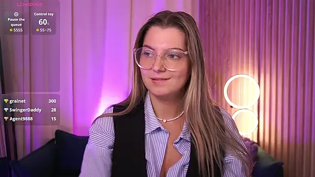 LucreciaStorm – Naživo XXX chat