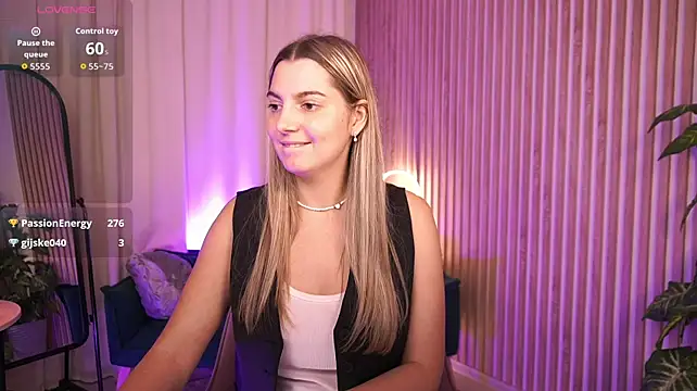 LucreciaStorm – Live XXX-chat