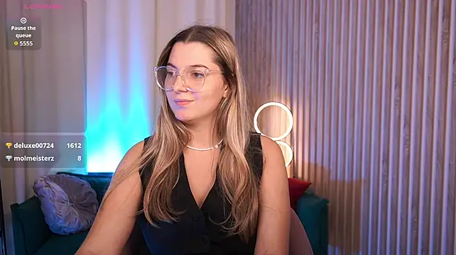 LucreciaStorm – Live XXX-chat