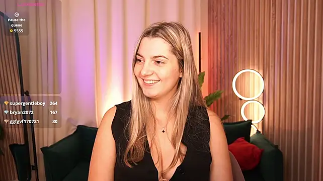 LucreciaStorm Chat XXX in diretta