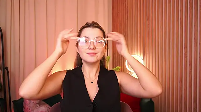 Chat +18 de LucreciaStorm ao vivo