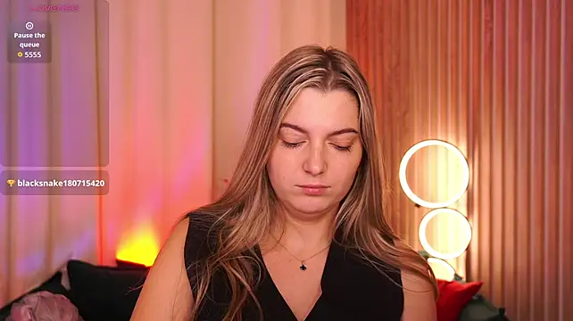 LucreciaStorm Chat XXX in diretta