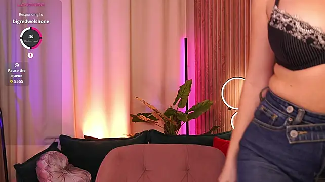 عرض كام LucreciaStorm