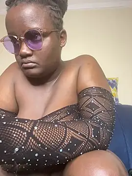 Bustyy_Bitch's Live XXX Chat