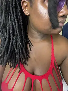 Bustyy_Bitch 在線直播表演