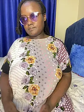 Bustyy_Bitch's Live XXX Chat
