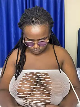 Bustyy_Bitch's Live XXX Chat