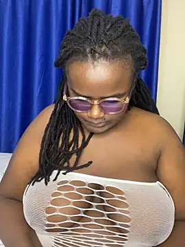 Bustyy_Bitch Adlı Modelin Canlı XXX Sohbeti