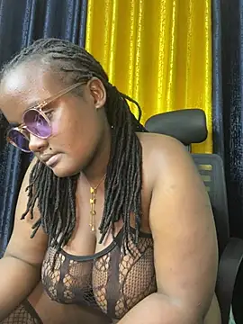 Show de Bustyy_Bitch na webcam