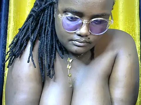 Show de Bustyy_Bitch na webcam