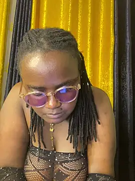 Bustyy_Bitch's Webcam Show