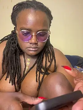 Bustyy_Bitch 在線直播表演