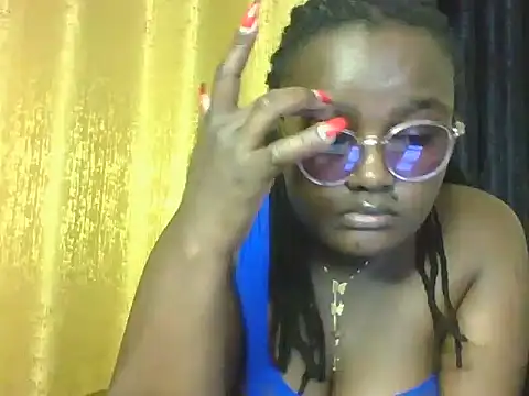 Bustyy_Bitch's Live XXX Chat