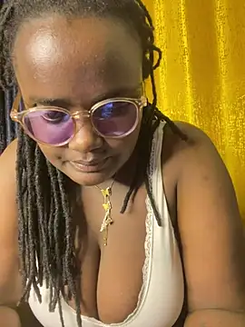 Bustyy_Bitch's Webcam Show