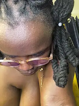XXX chat uživo modela Bustyy_Bitch