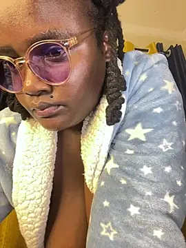 Bustyy_Bitch's Live XXX Chat