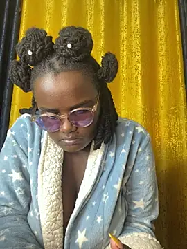 Show de Bustyy_Bitch na webcam
