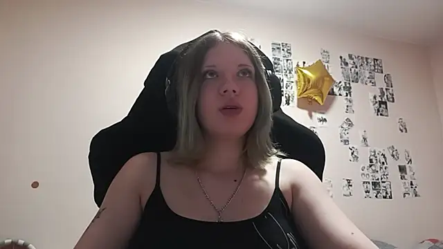 ViolettaCatechini webcam show