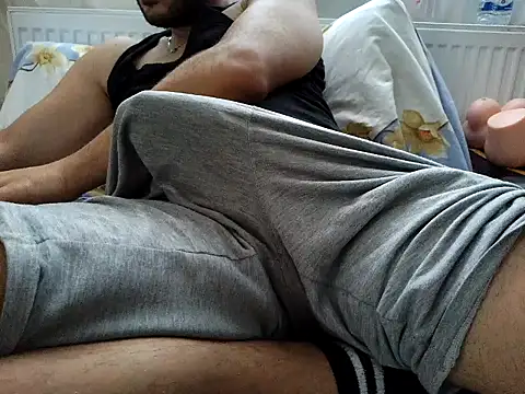 Show modela bigdickguy21cm na web-kameri