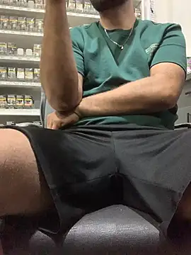 bigdickguy21cmのウェブカメラショー