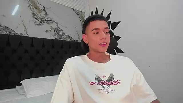 MathewAdamss' Webcam Show
