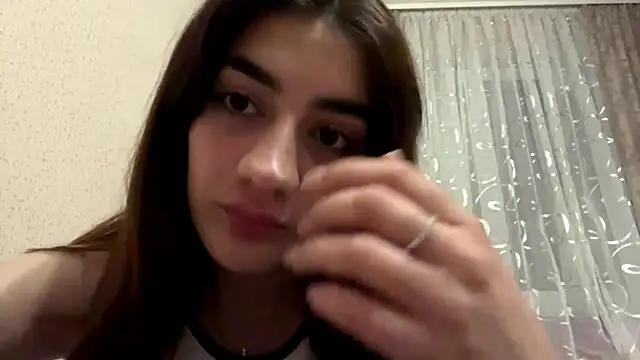 הופעת וובקאם של Ledi_Asthik