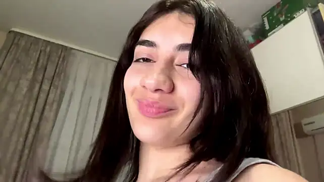 הופעת וובקאם של Ledi_Asthik