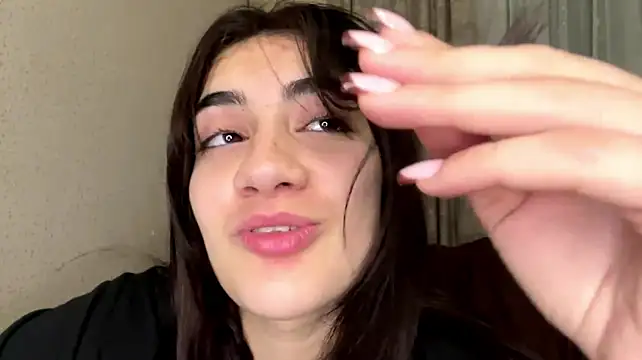 הופעת וובקאם של Ledi_Asthik