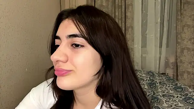 הופעת וובקאם של Ledi_Asthik