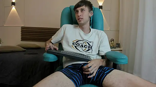 Max_saenz's Webcam Show