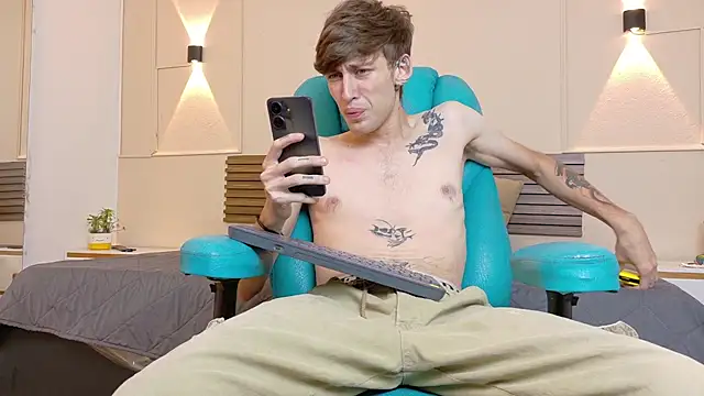 Max_saenz Show in webcam