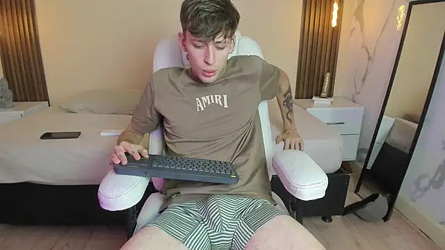 Max_saenz Pertunjukan Webcam