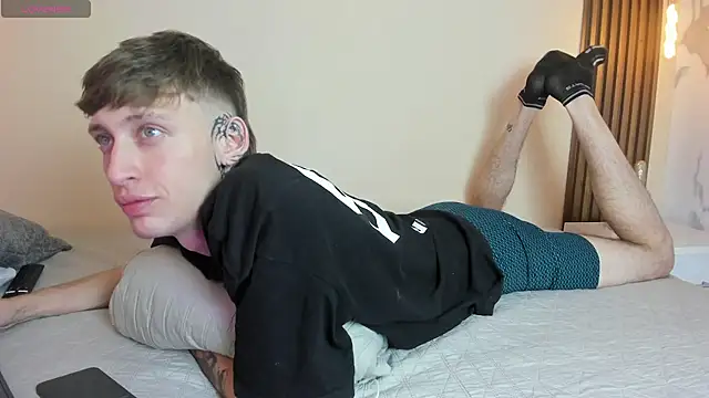 Max_saenz's Webcam Show