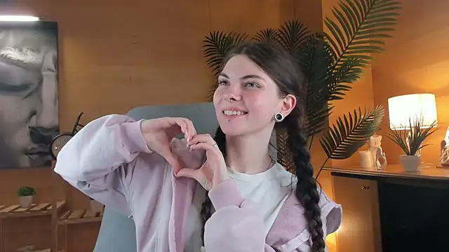 IdellaKomatsu webkamerás műsora