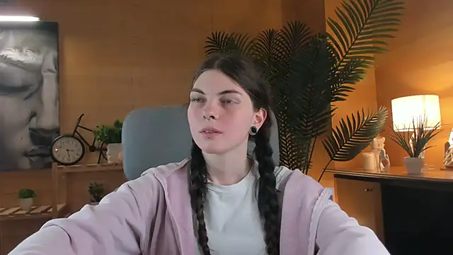 IdellaKomatsu webcam show
