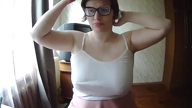 Jolinaha élő XXX-chatje
