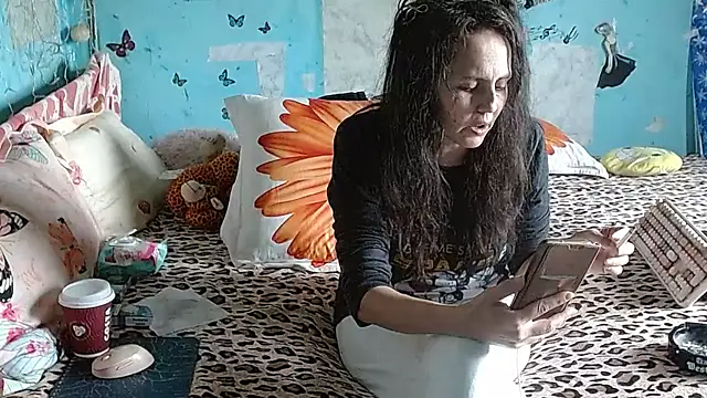 XXX chat uživo modela brighteyes77