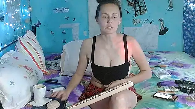 צ'אט XXX בשידור חי של brighteyes77