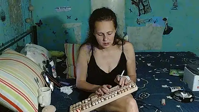 brighteyes77 Adlı Modelin Canlı XXX Sohbeti