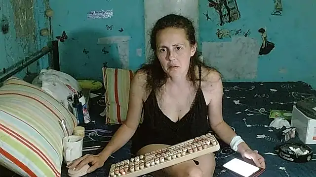 brighteyes77 Adlı Modelin Canlı XXX Sohbeti