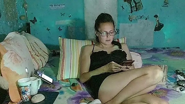 brighteyes77 live XXX chat