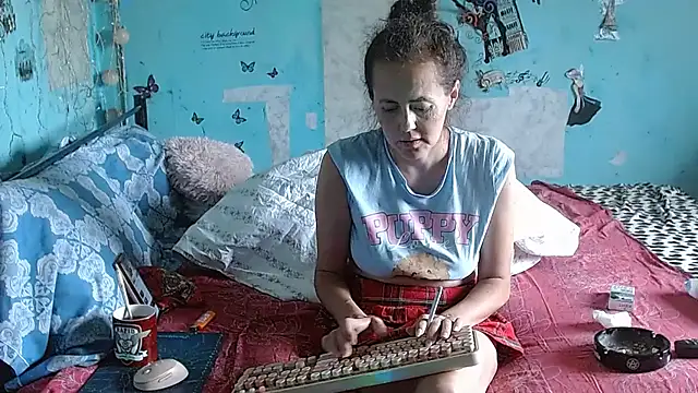 brighteyes77 Adlı Modelin Canlı XXX Sohbeti