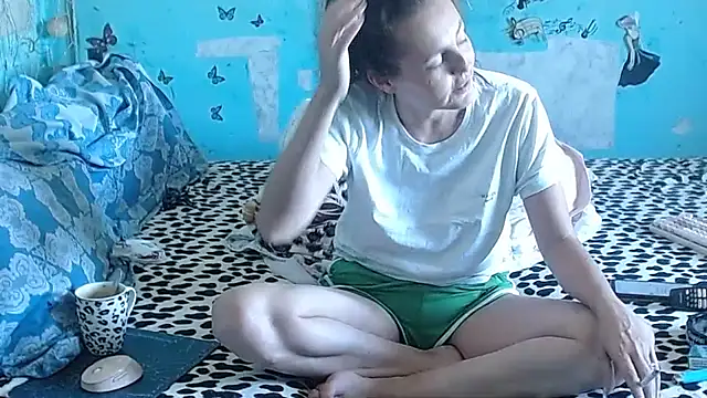 brighteyes77 live XXX chat