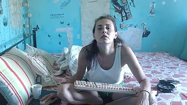 brighteyes77 Adlı Modelin Canlı XXX Sohbeti